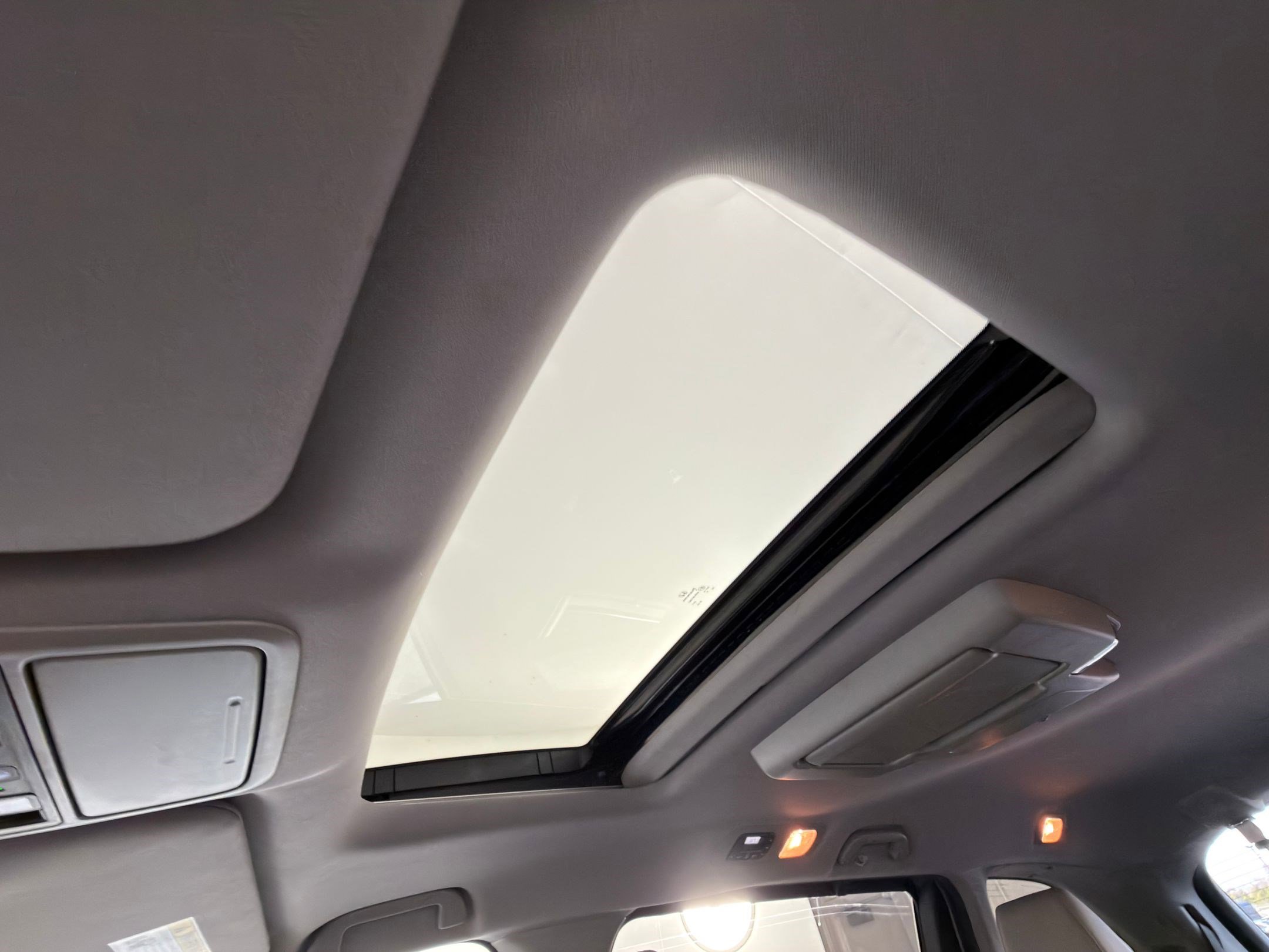 Used 2019 Honda Odyssey Elite image 13