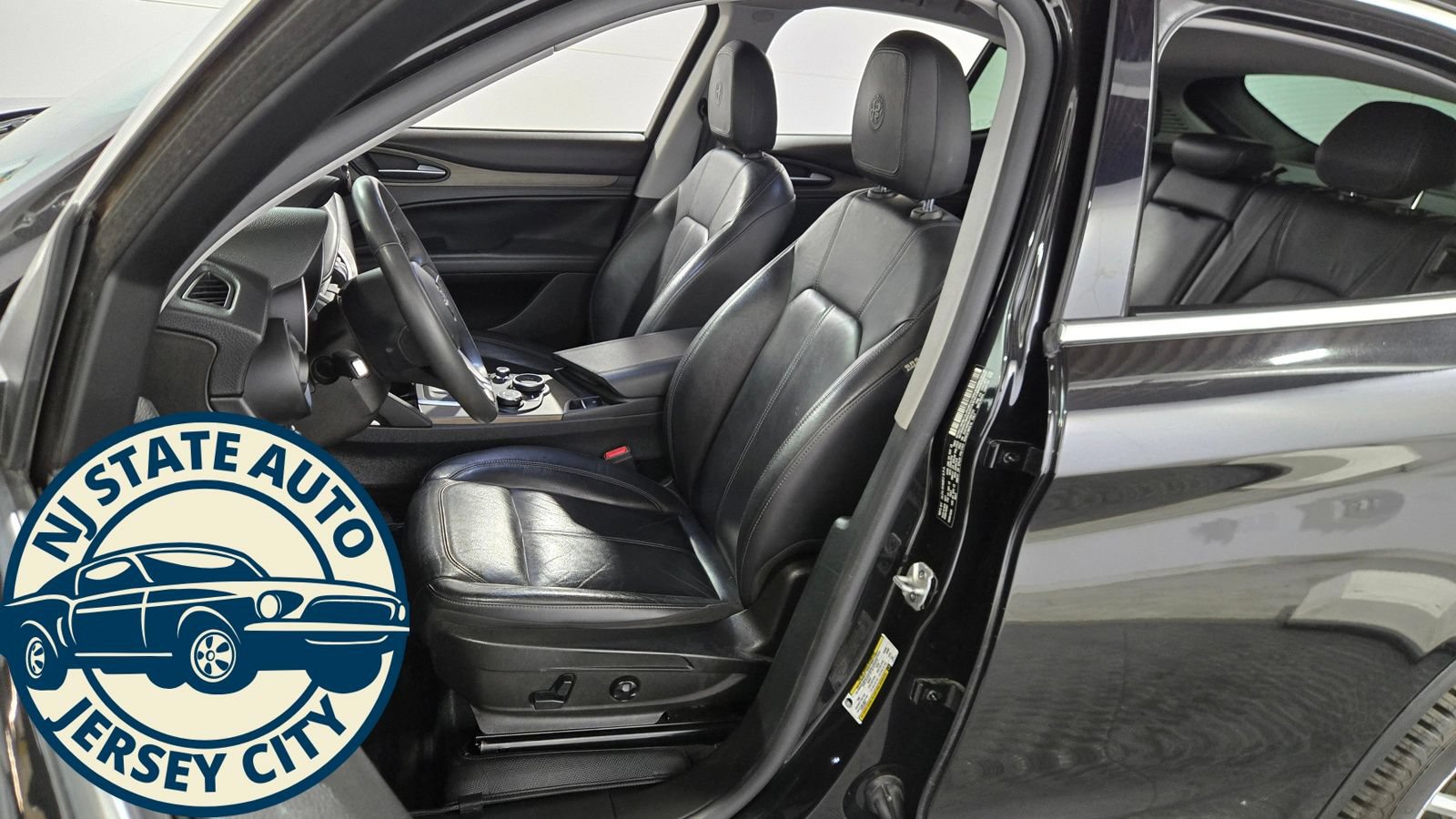 Used 2018 Alfa Romeo Stelvio Ti AWD/4WD image 4
