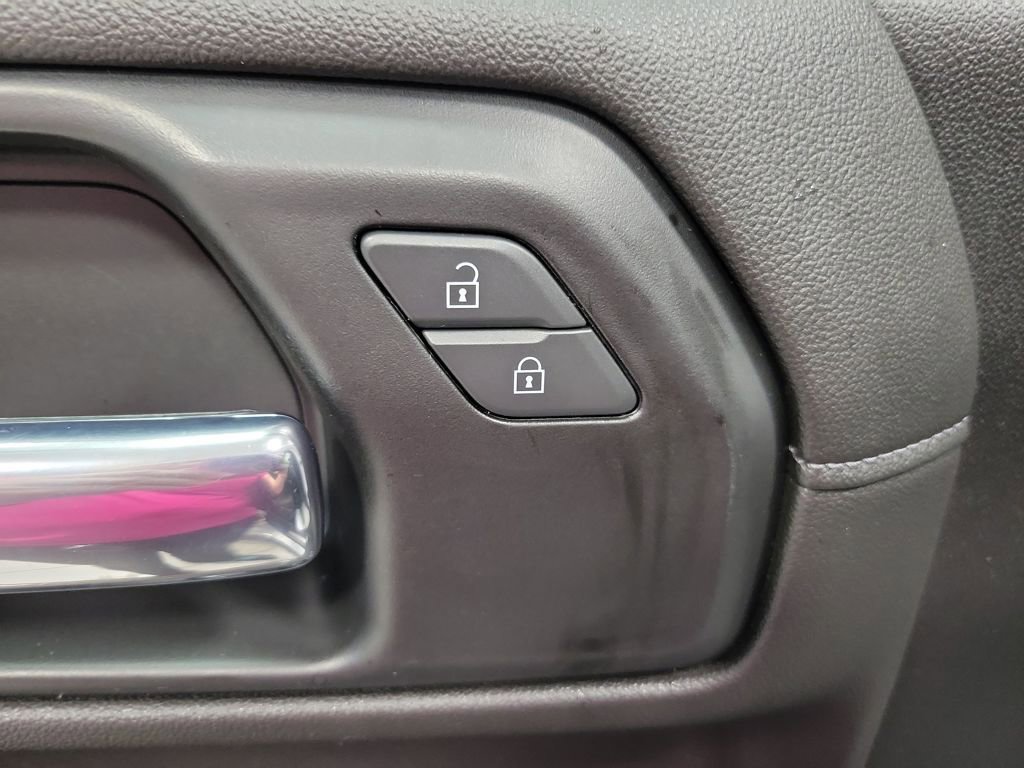 Used 2022 Chevrolet Silverado 1500 LT AWD/4WD image 35