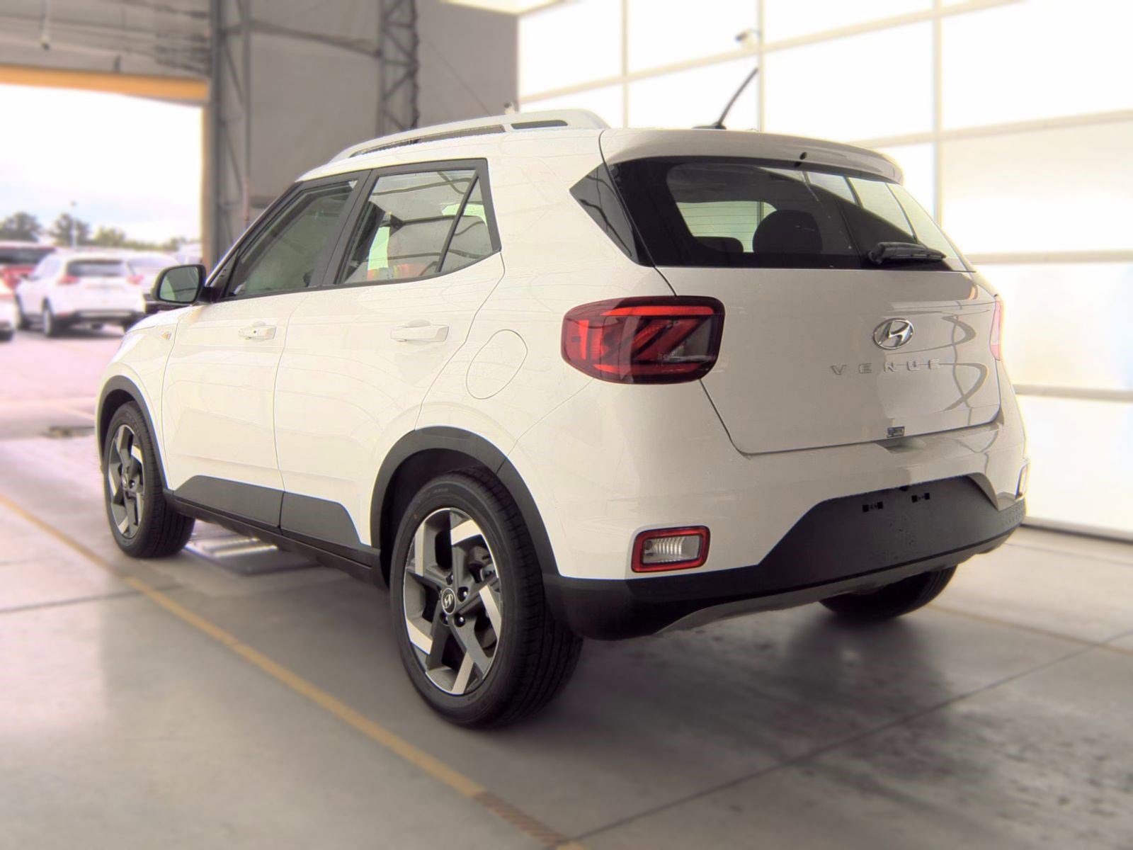 Used 2026 Hyundai Venue SEL FWD image 11