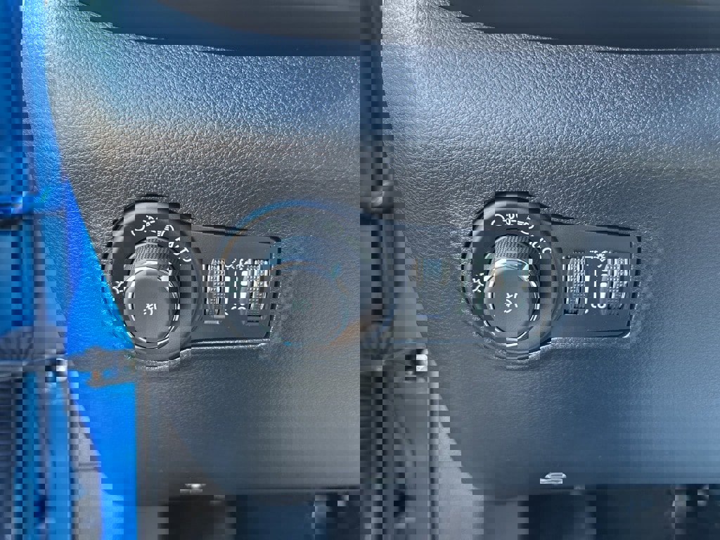 Used 2024 Jeep Compass Trailhawk w/ Trailhawk Convenience Group image 25