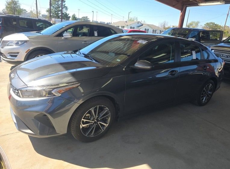 Used 2024 Kia Forte LXS image 2