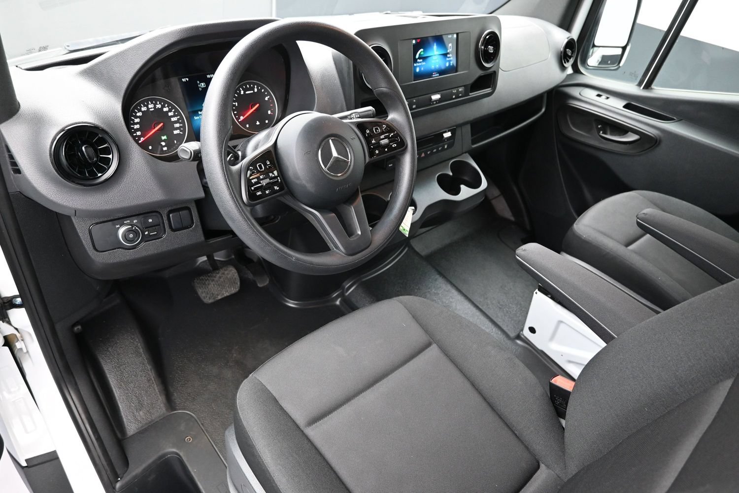 Used 2024 Mercedes-Benz Sprinter 2500 image 22