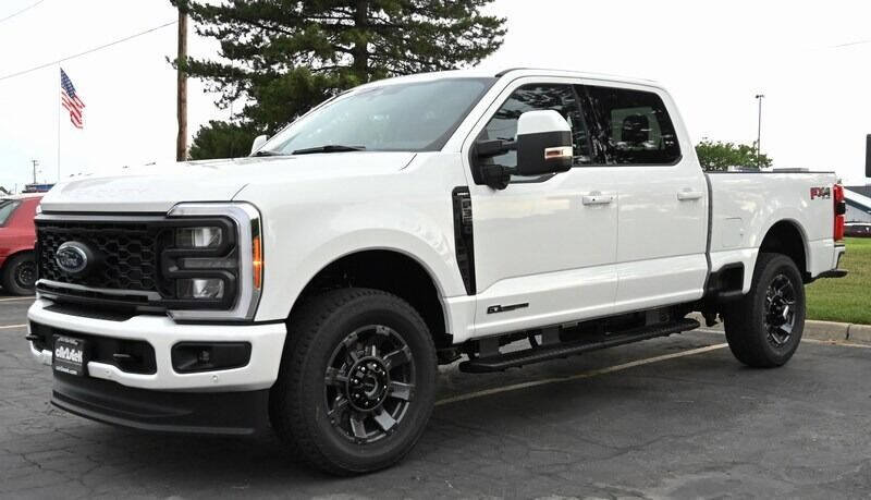 Used 2023 Ford F350 Lariat w/ Lariat Ultimate Package AWD/4WD image 4