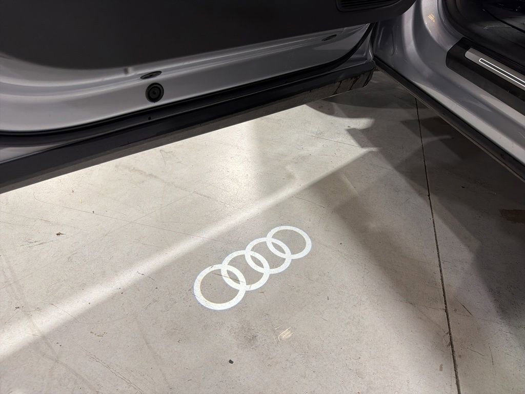 Used 2020 Audi Q8 Prestige w/ Prestige Package image 28