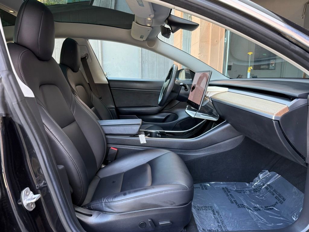 Used 2018 Tesla Model 3 Long Range RWD image 17