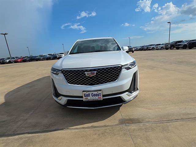 Used 2025 Cadillac XT6 Premium Luxury FWD image 3