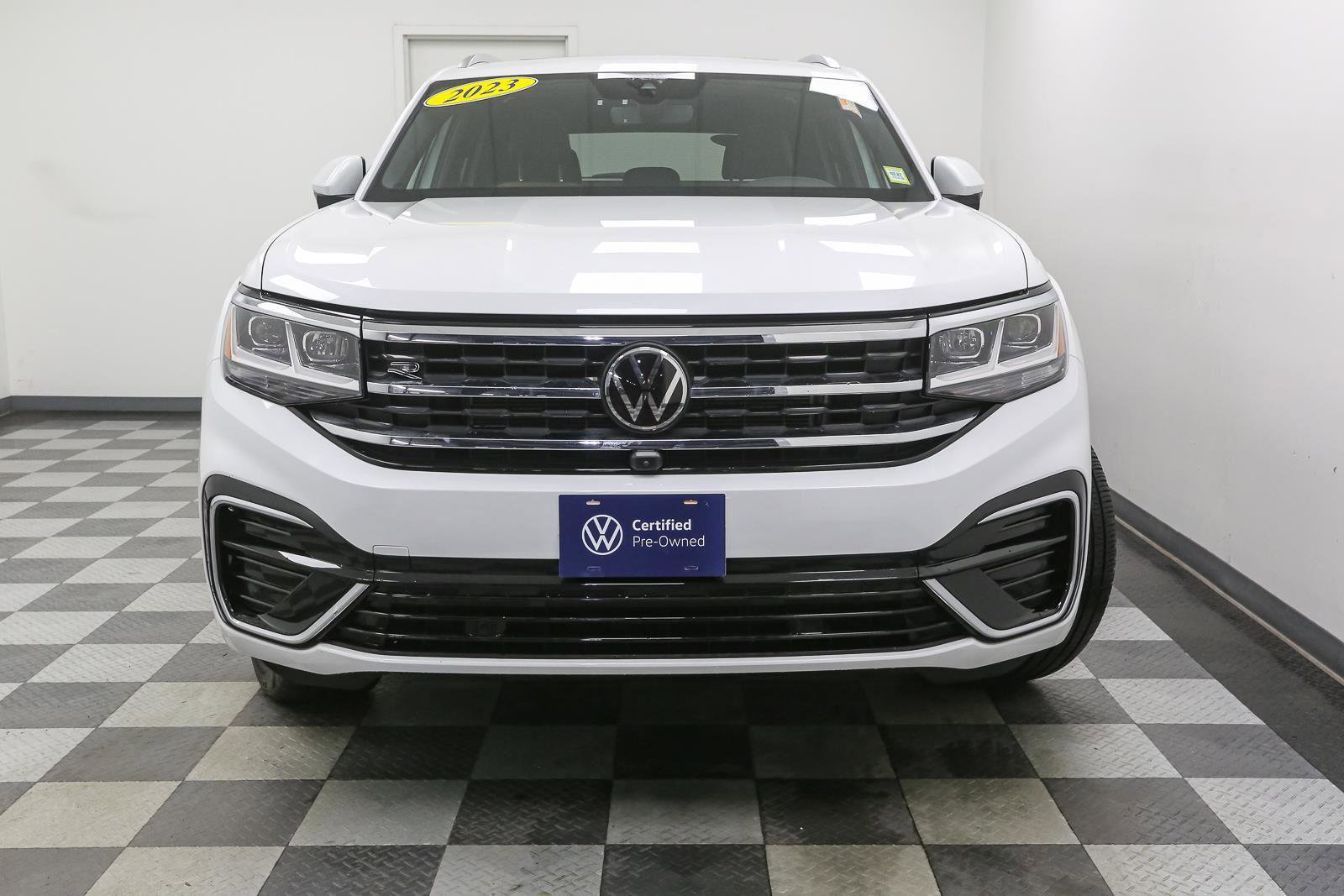 Certified 2023 Volkswagen Atlas Cross Sport SEL Premium R-Line image 4