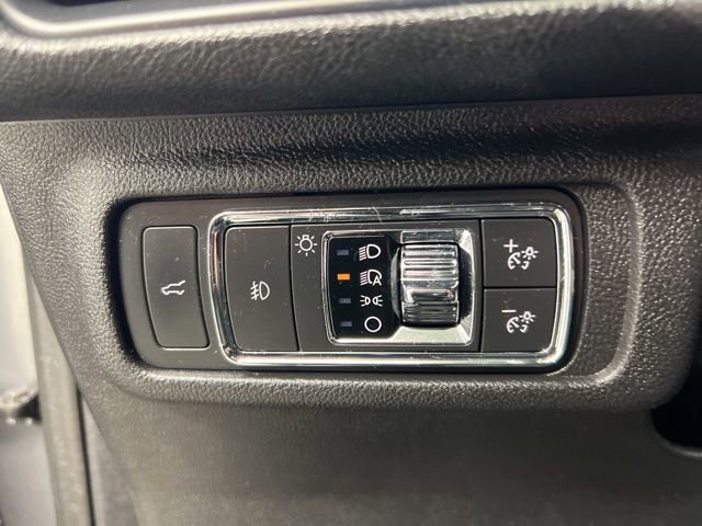 Used 2021 Lincoln Corsair Reserve image 19