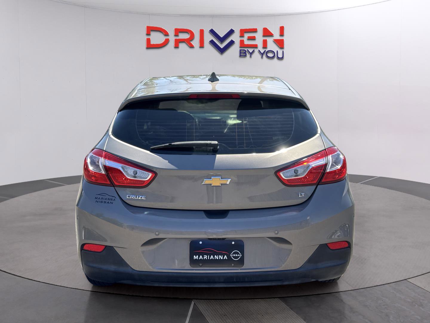 Used 2017 Chevrolet Cruze LT w/ Convenience Package FWD image 4