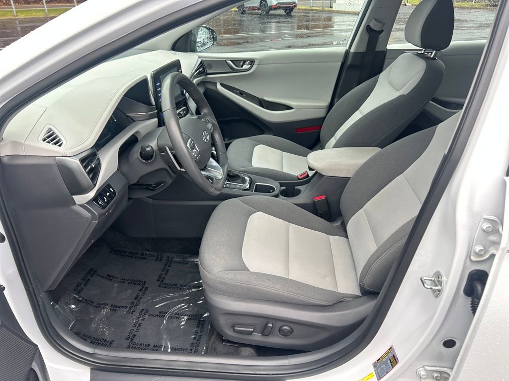 Used 2020 Hyundai Ioniq SEL image 18