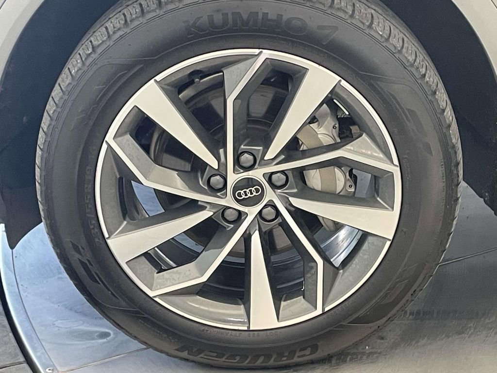 Certified 2023 Audi Q5 2.0T Premium w/ Convenience Package AWD/4WD image 11