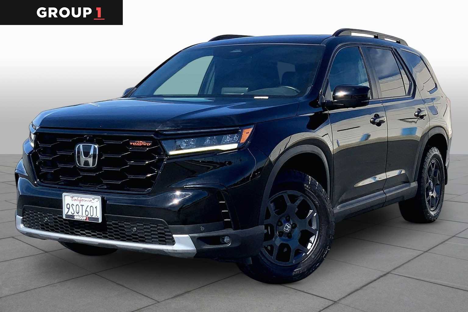 Used 2025 Honda Pilot TrailSport image 1