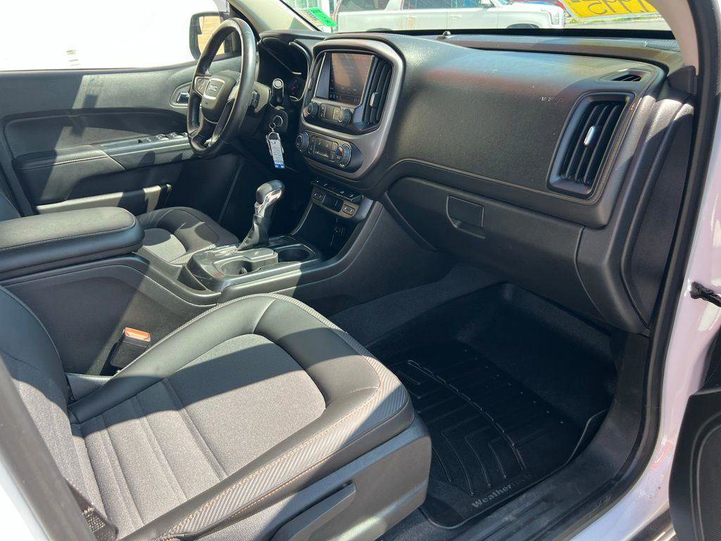 Used 2022 GMC Canyon AT4 image 18