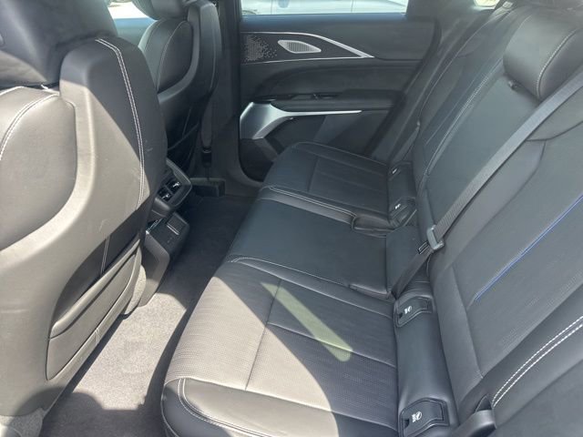 Used 2023 Cadillac Lyriq 2WD image 9