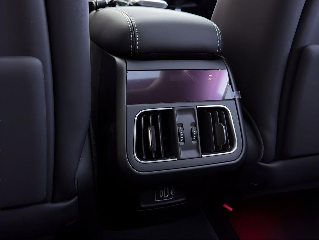 New 2025 Maserati Grecale Modena AWD/4WD image 17