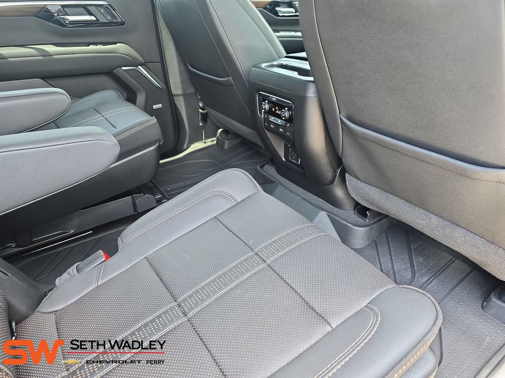 New 2026 Chevrolet Suburban High Country AWD/4WD image 11