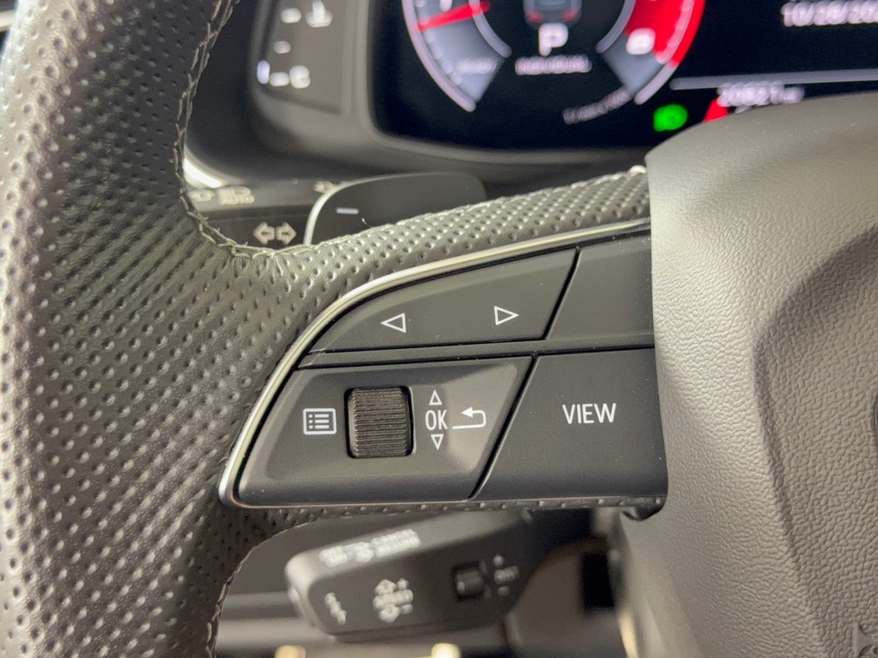Used 2023 Audi SQ7 Prestige w/ Prestige Package AWD/4WD image 18