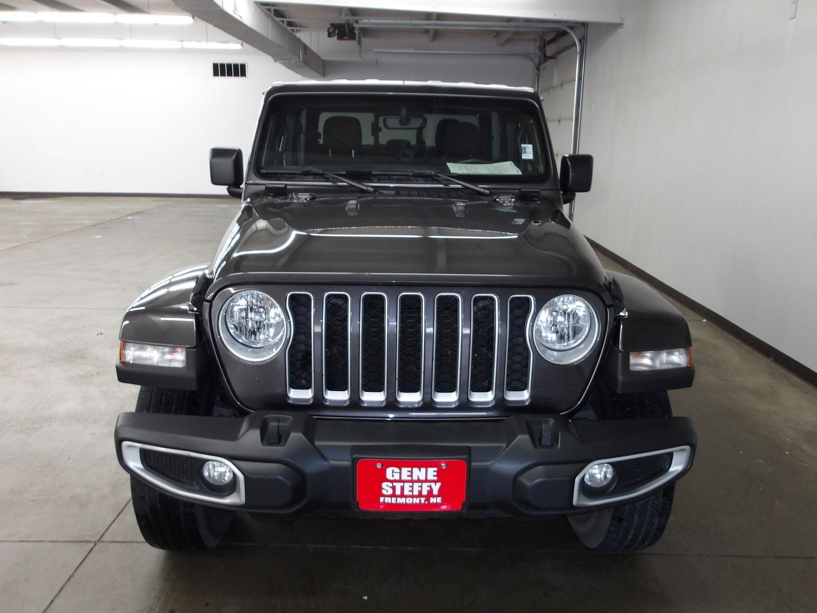 Used 2022 Jeep Gladiator Overland w/ Cold Weather Group AWD/4WD image 6
