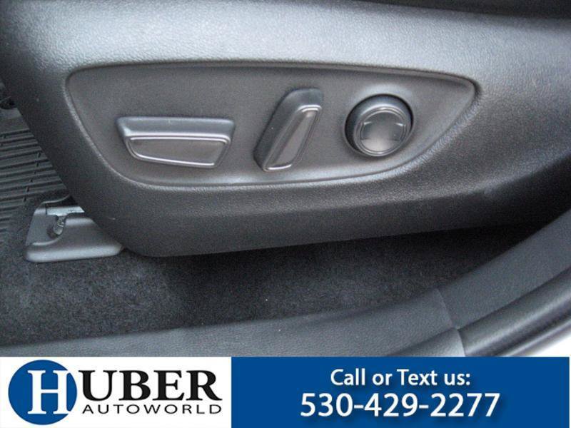 Used 2022 Toyota Highlander XLE AWD/4WD image 10