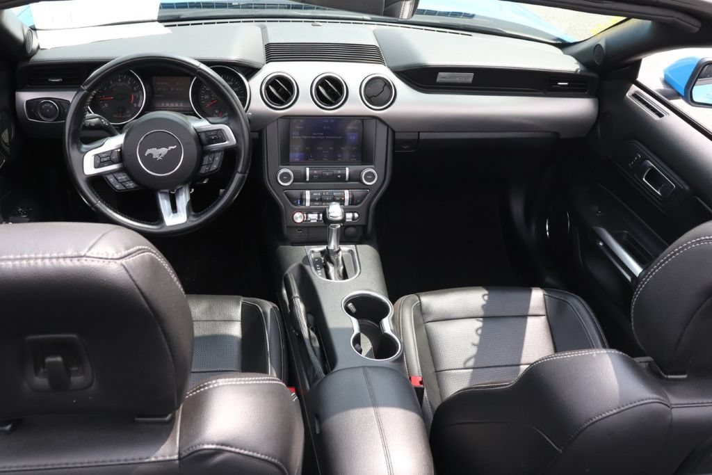 Used 2023 Ford Mustang Convertible RWD image 12