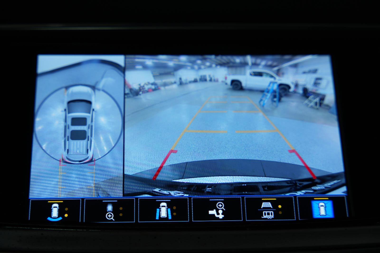 Used 2024 Buick Enclave Premium w/ Experience Buick Package image 37