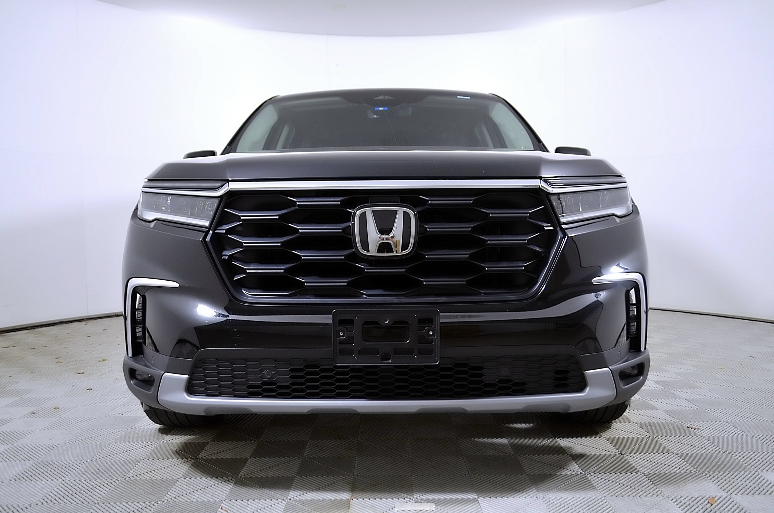 Used 2025 Honda Pilot EX-L image 6