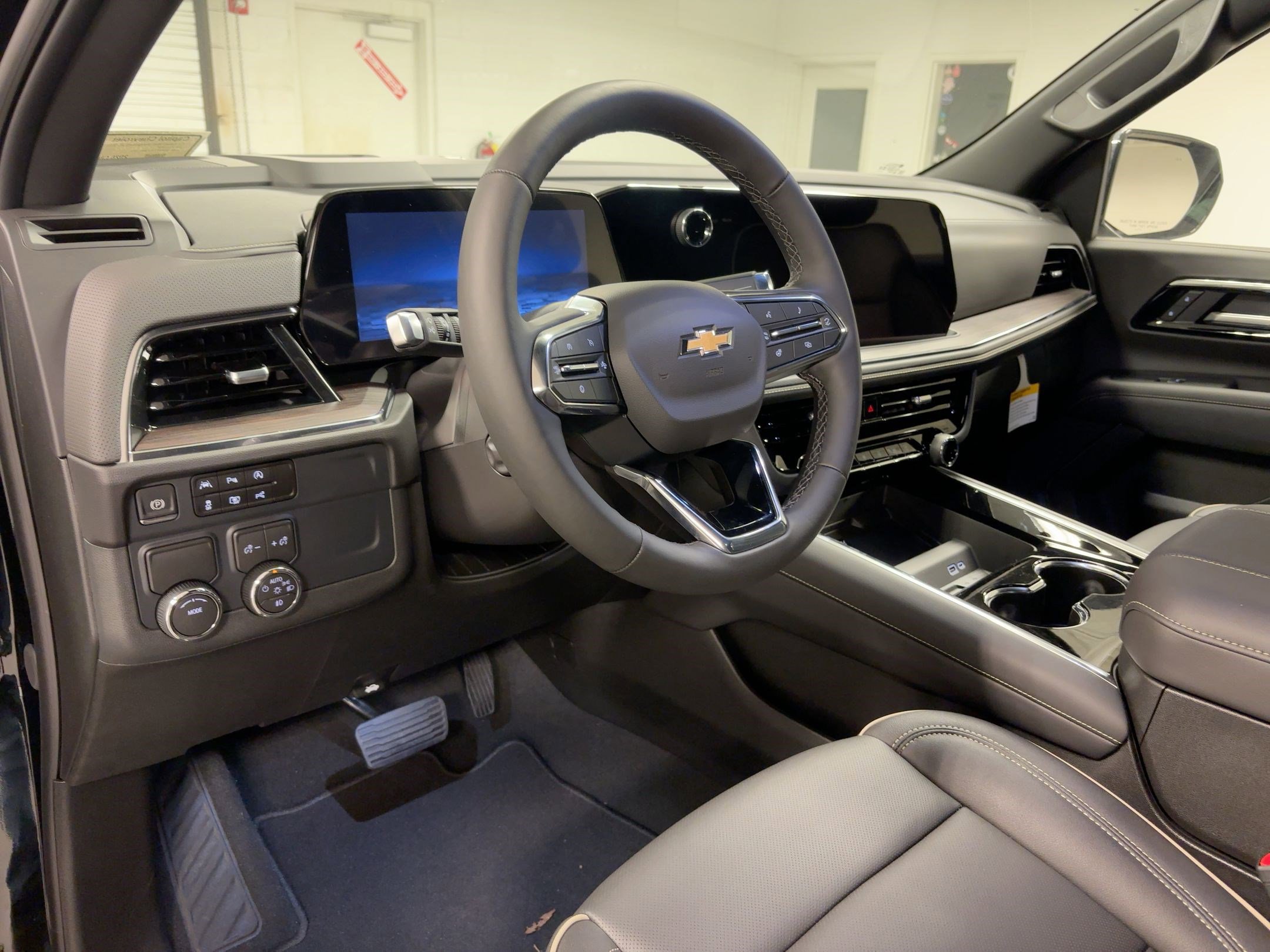 New 2026 Chevrolet Tahoe Premier image 3