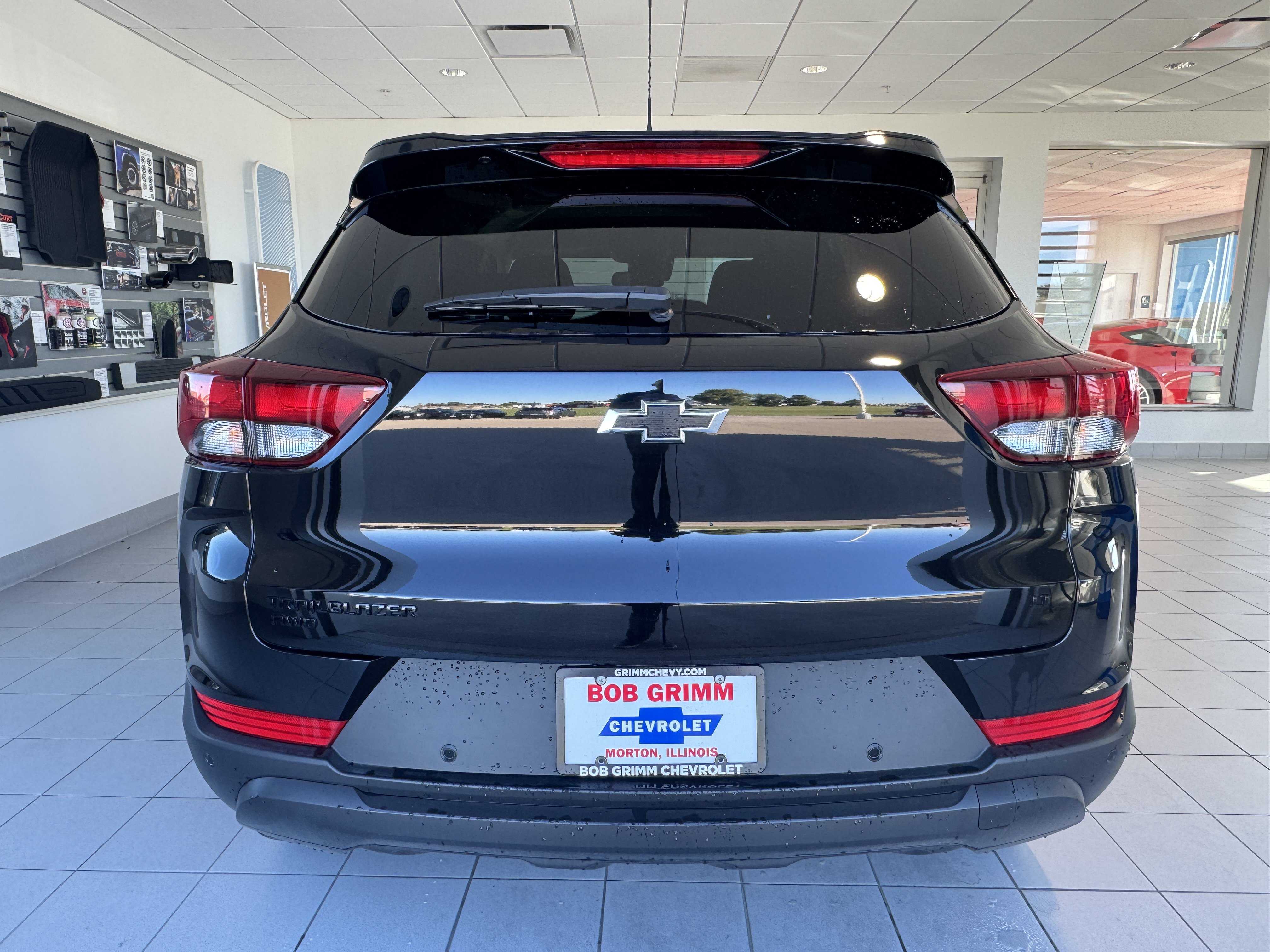 Used 2026 Chevrolet TrailBlazer LT w/ Convenience Package AWD/4WD image 8