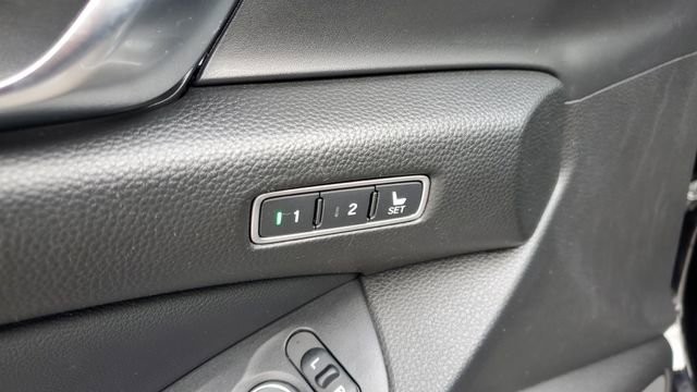 Used 2022 Honda Accord Touring image 6