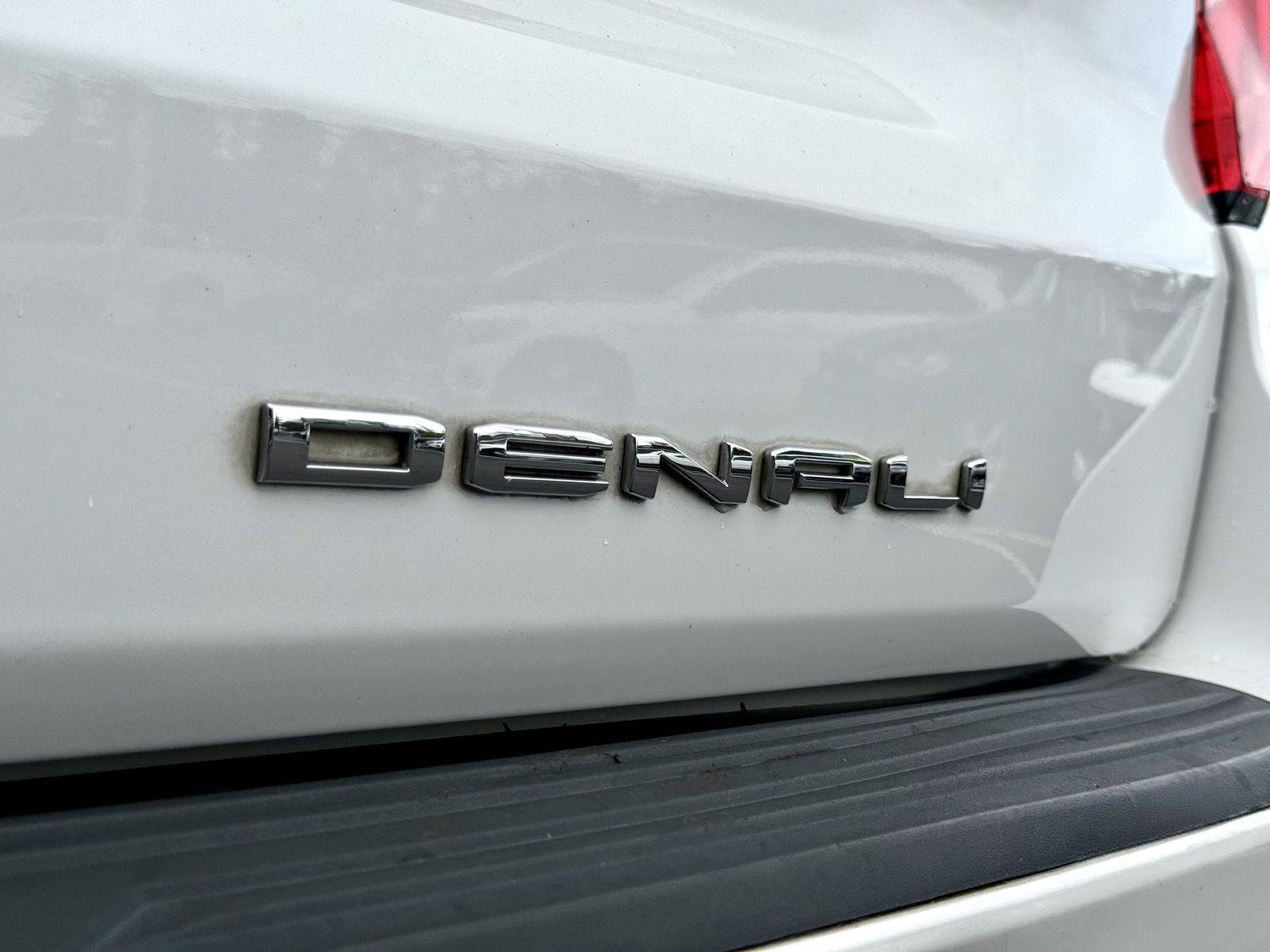 Used 2021 GMC Yukon Denali w/ LPO, Illumination Package AWD/4WD image 8