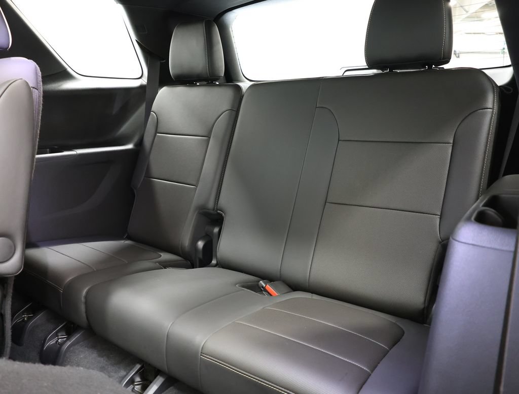Used 2023 Chevrolet Traverse Premier AWD/4WD image 28