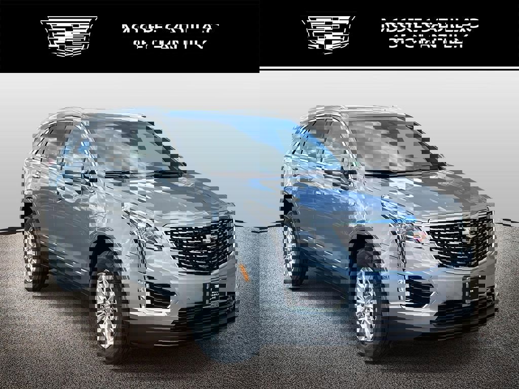 New 2025 Cadillac XT5 Luxury image 1