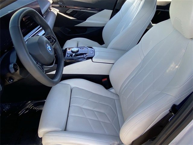 Certified 2025 BMW i5 eDrive40i w/ Premium Package image 21