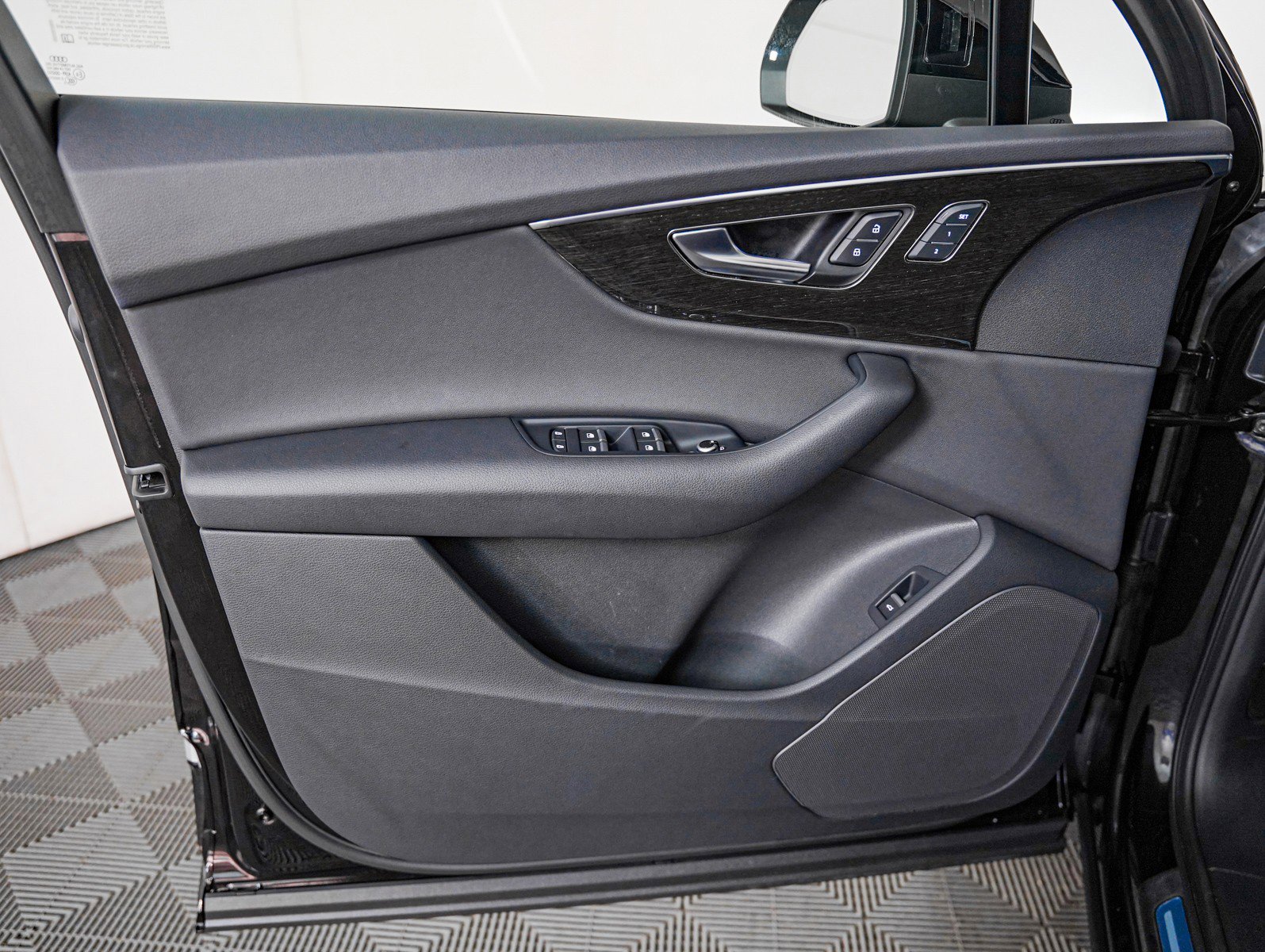 Used 2023 Audi Q7 2.0T Premium w/ Convenience Package image 24