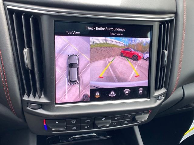 Used 2024 Maserati Levante GT Ultima image 29