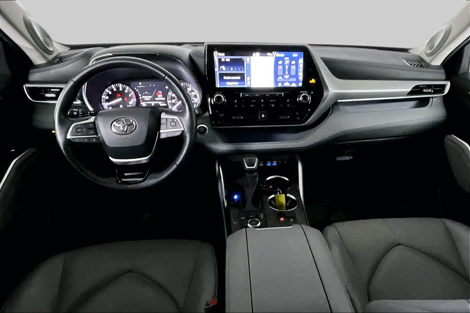 Used 2022 Toyota Highlander Platinum AWD/4WD image 16