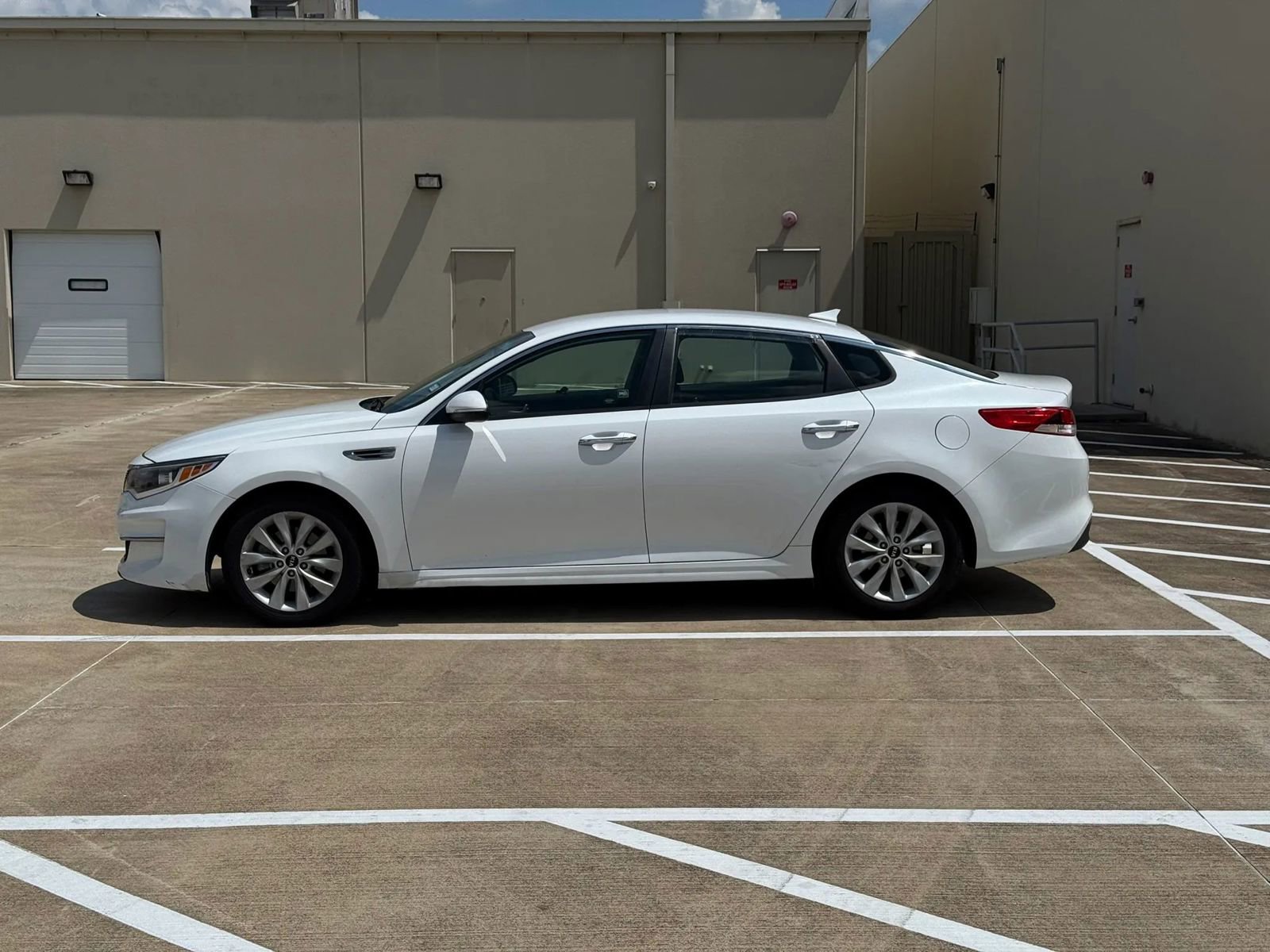 Used 2016 Kia Optima LX FWD image 4