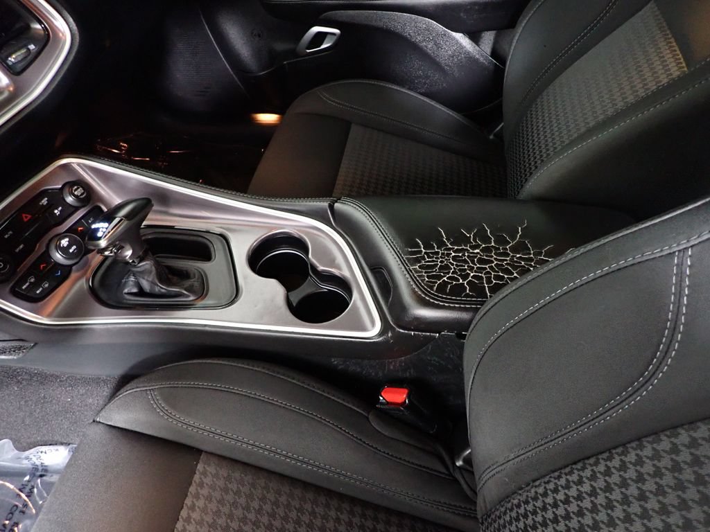 Used 2019 Dodge Challenger SXT RWD image 27