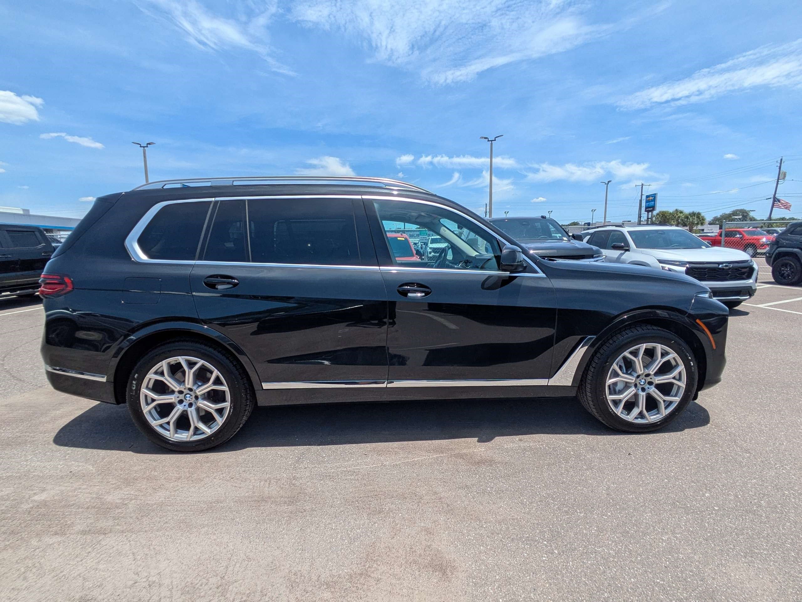 Used 2023 BMW X7 xDrive40i AWD/4WD image 2