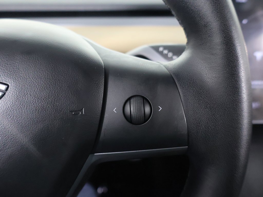 Used 2020 Tesla Model 3 Performance image 35