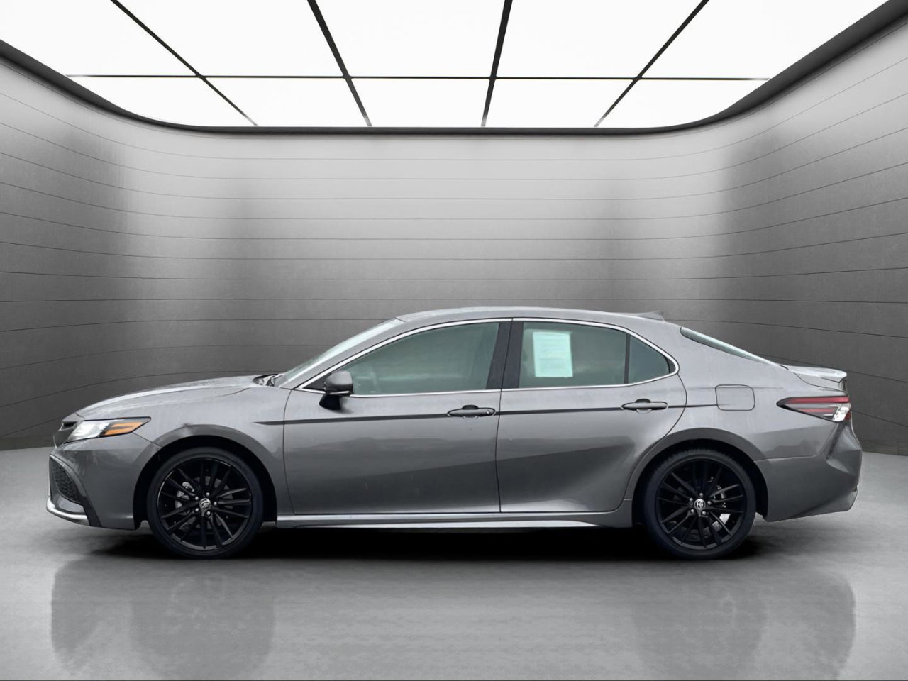 Used 2024 Toyota Camry XSE image 11