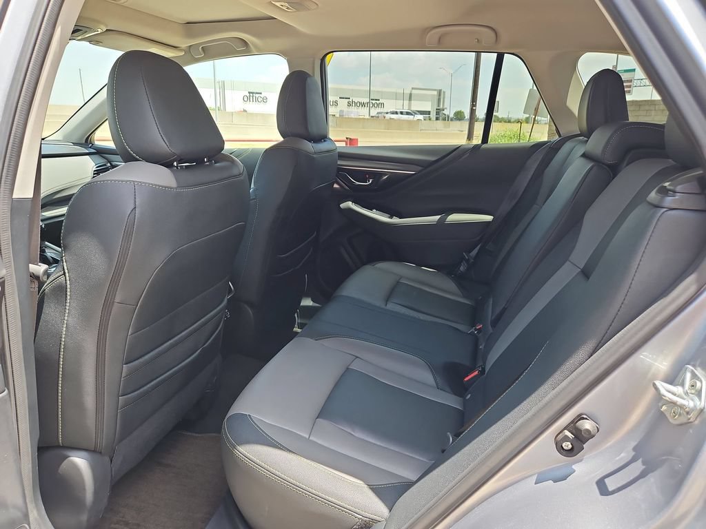 Used 2025 Subaru Outback Onyx Edition AWD/4WD image 28