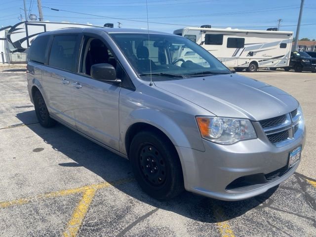 Used 2018 Dodge Grand Caravan SE w/ UConnect Hands-Free Group FWD image 3