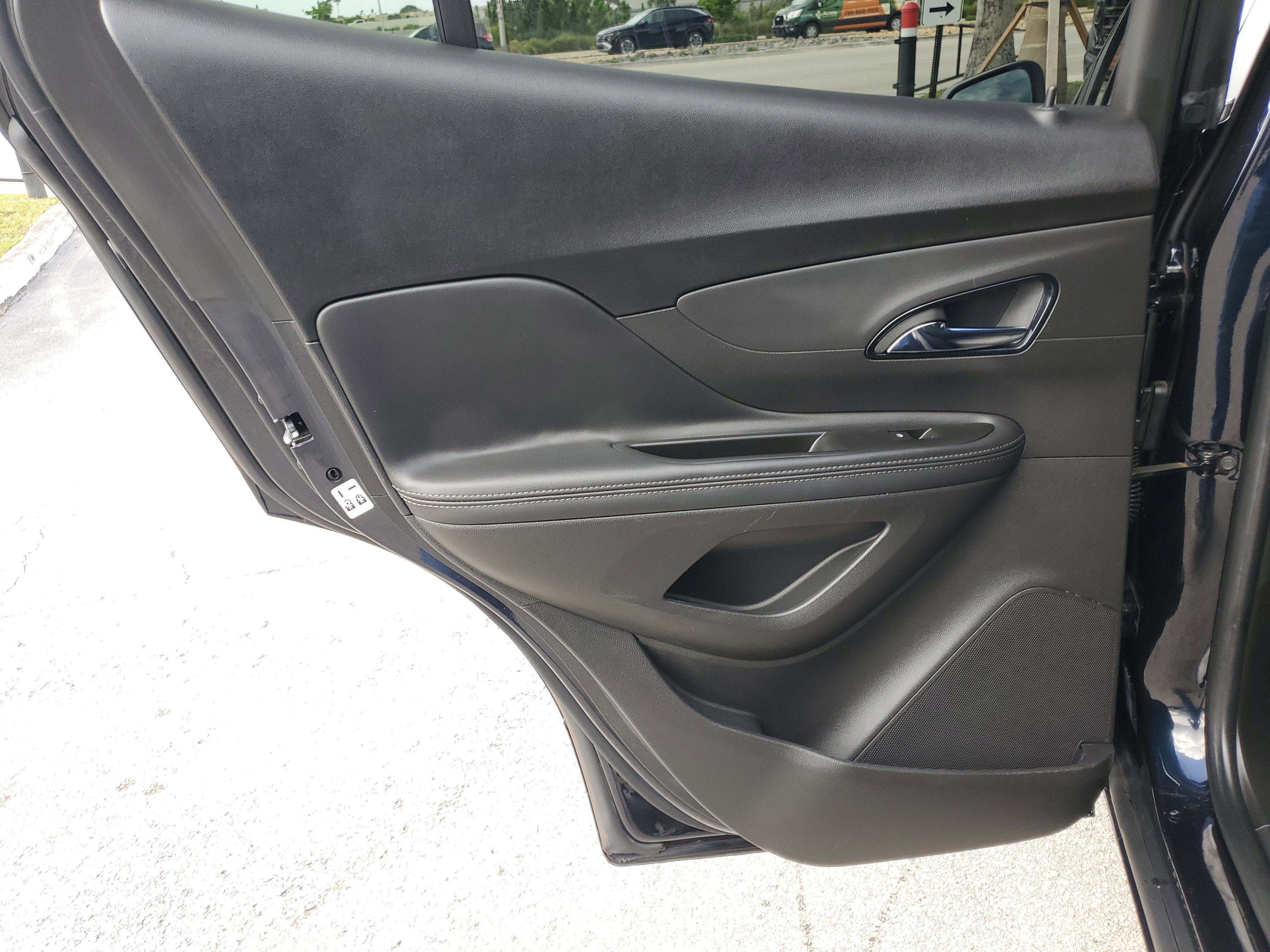 Used 2022 Buick Encore Preferred w/ Safety Package image 24