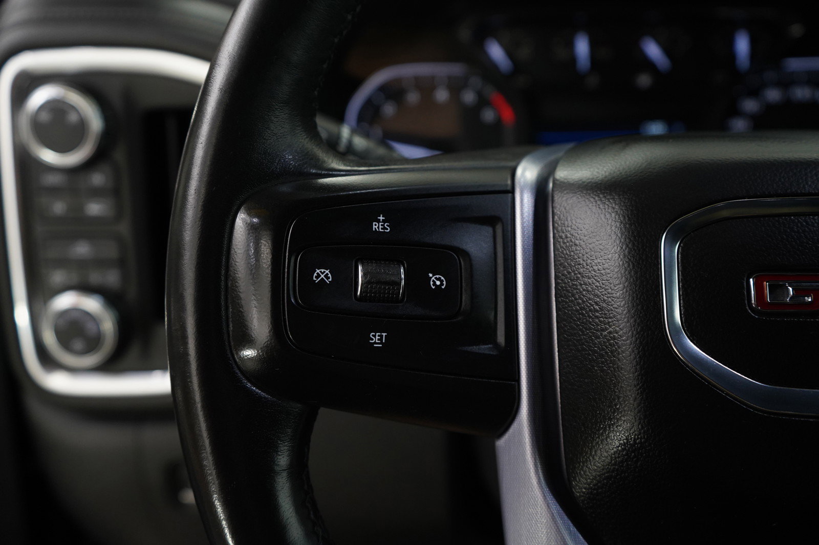 Used 2019 GMC Sierra 1500 SLE image 19