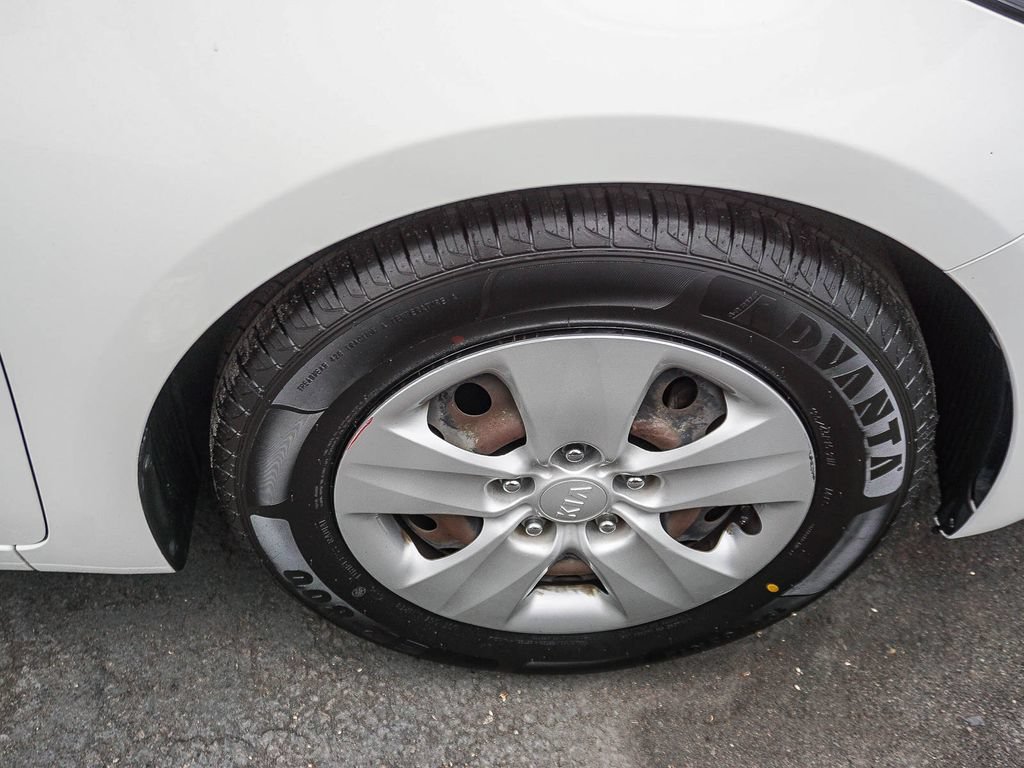 Used 2017 Kia Forte LX FWD image 10