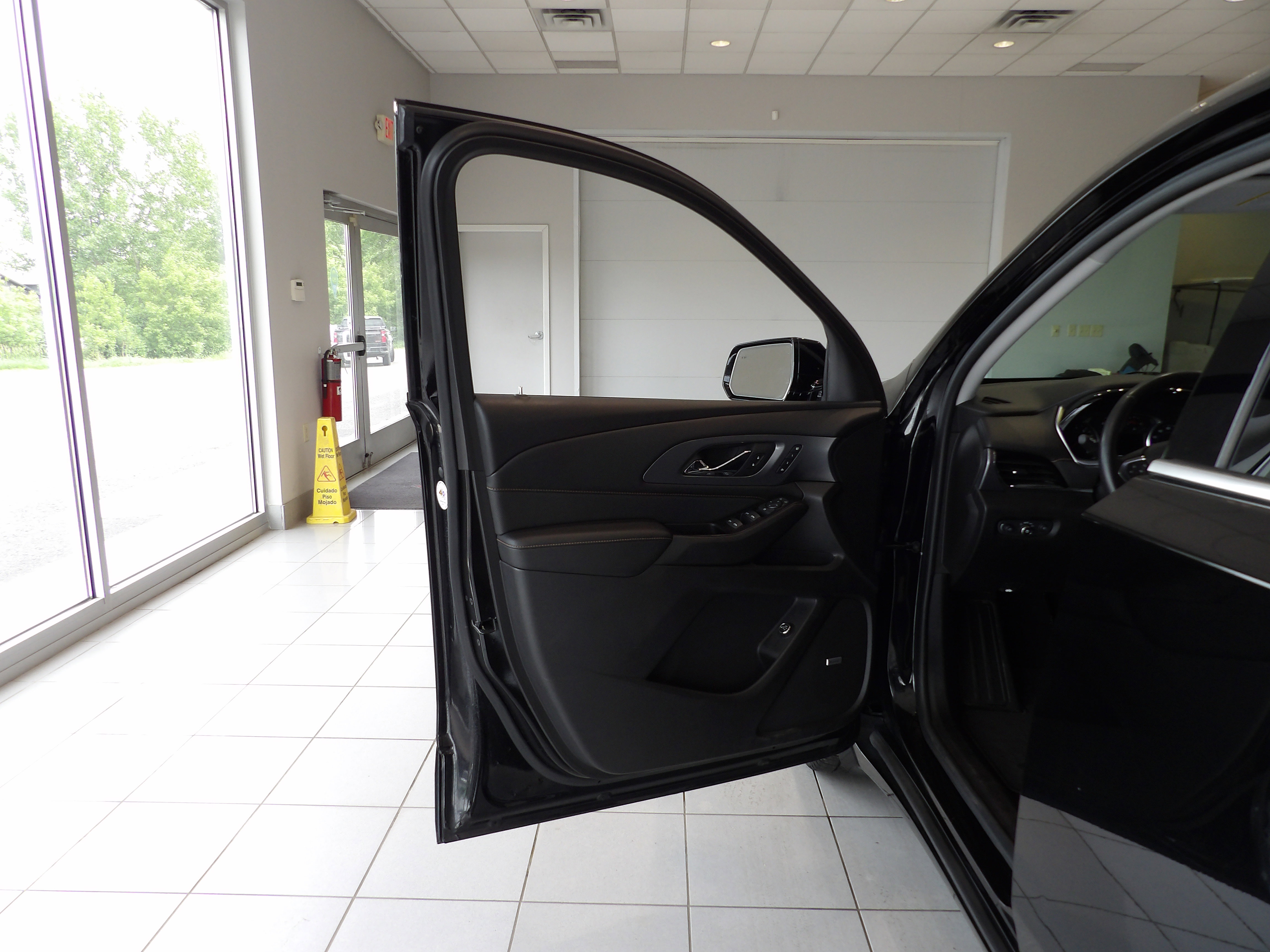 Used 2018 Chevrolet Traverse Premier AWD/4WD image 9