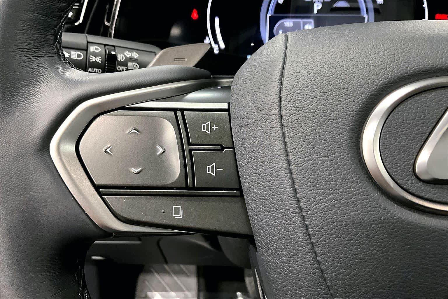 Used 2026 Lexus NX 350h AWD w/ Accessory Package (2T) image 24