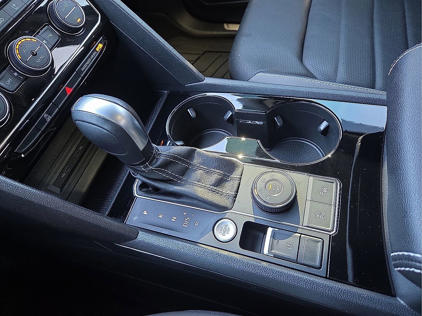 Used 2023 Volkswagen Atlas Cross Sport SEL Premium R-Line image 25